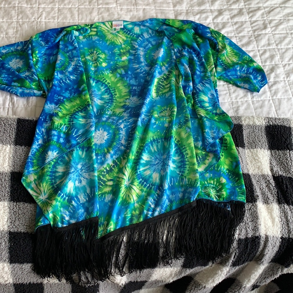 Lularoe Monroe tie dye kimono